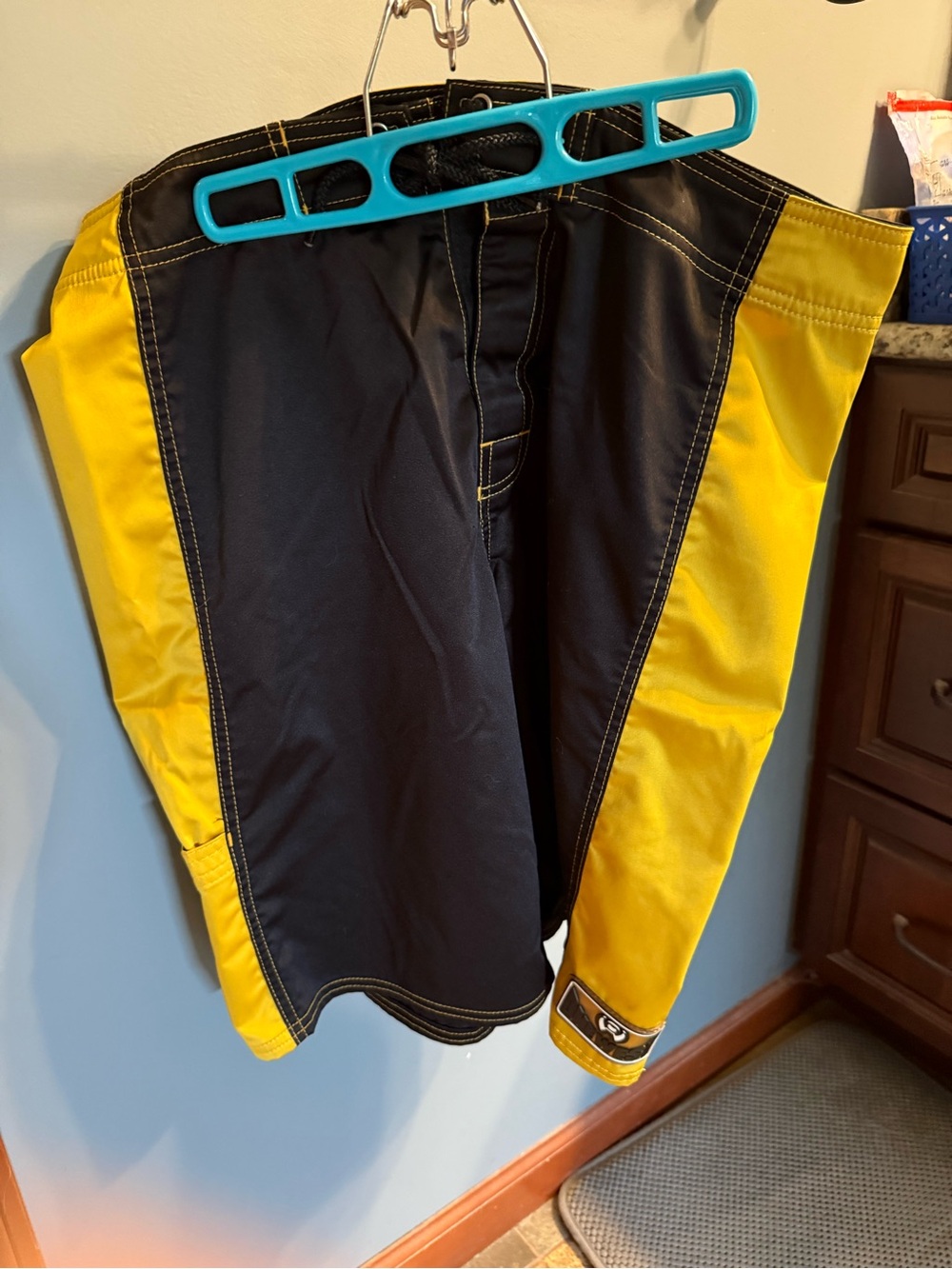 Men’s Vintage One West Board Short Black and Yellow Size 36